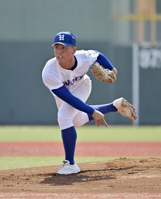 最速１５０キロの直球を武器に勝負する白鴎足利のエース昆野