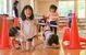 コオーディネーショントレーニングを楽しむ幼児