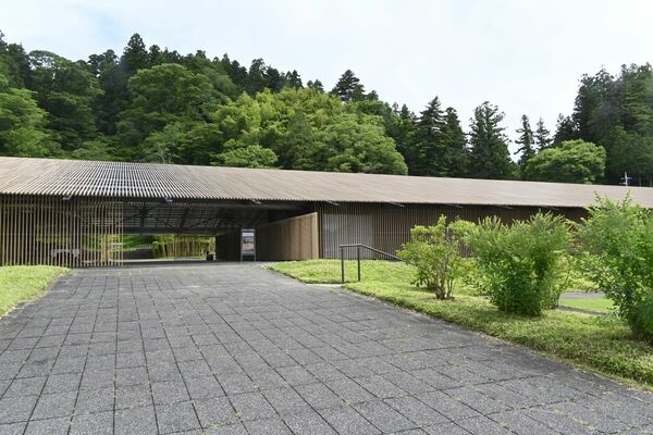 隈研吾建築展が始まった町馬頭広重美術館。隈さんの代表作の一つだ