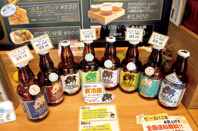 常時10種類のクラフトビールが楽しめる