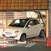 乗用車が店舗に衝突　宇都宮中央署