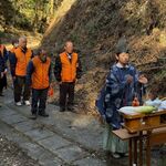 茂木のミツマタ群生地で開山祭　春告げる幻想的な風景、20日ごろに見頃