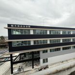 栃木県自治会館の新会館が完成間近 旧会館解体後にコンビニ整備へ 併設の…