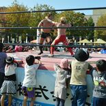 県庁前で「栃木プロレス」イベント　エース北村や人気レスラーら熱戦　いじ…