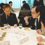茂木ブランド牛のコロッケ「もてコロ」販売に期待　宇都宮でバイヤーら試食会