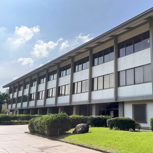 県立図書館、閲覧室にカバン持ち込めず不便...　県「快適な利用のため」　全国、禁止事項減らす傾向