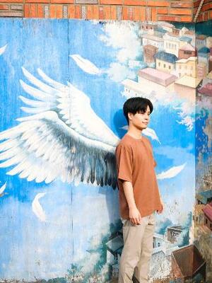 韓国・釜山の甘川文化村での市川男寅(筆者提供)