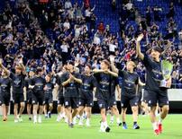サポーターにＡＣＬ２優勝を報告
