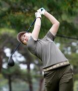 ３３歳福山恵梨が６８で首位発進