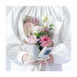 用途やシーンで選べる 提携生花店のフローリストが仕立てる、季節の花のフ…