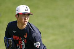 曽谷ら投手陣自主練習