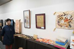 刺しゅう作品30点