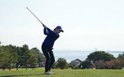 辻、後半連続バーディー ゴルフ女子