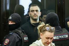 銃乱射実行犯ら１５人に終身刑