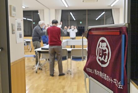 集う、飲まないために　アルコール依存症自助グループの副理事長　孤独な夜越え「出口はある」と伝えたい