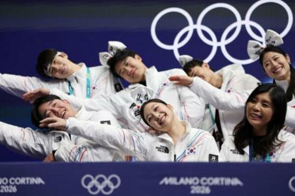 　フィギュア団体で初日７位につけた韓国の選手ら＝６日、ミラノ（ロイター＝共同）