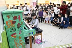 ショッピング中に演奏を　音楽で笑顔の居場所づくり　小山・イオンモールに…