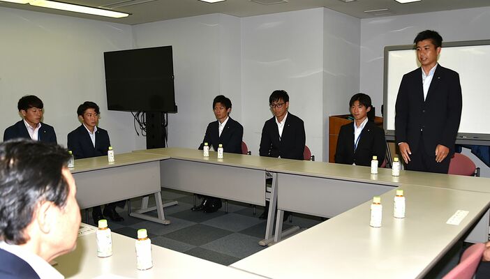 全日本社会人選手権優勝の喜びを語るリーベ栃木の選手たち＝下野新聞社