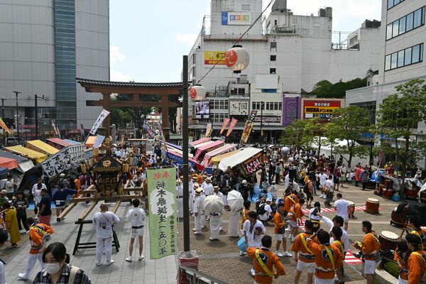 バンバ市民広場の様子＝６日午前11時45分ごろ