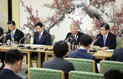 合意優先、目立つ玉虫色