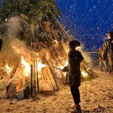 下野・観光フォトコン、舘野さんが最優秀賞　雪舞うどんど焼きの風景撮影　入賞作品計11点展示へ