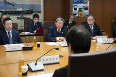 湾内に日本人船員２４人