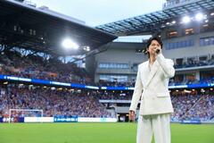 児童が福山雅治さんの楽曲を合唱