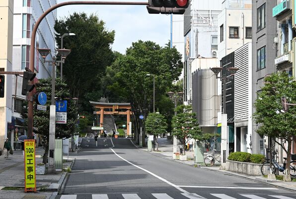 滞在空間創出に向けた社会実験をするバンバ通り