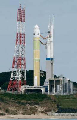 打ち上げが中止となったH3ロケット8号機=17日午前11時11分、鹿児島県の種子島宇宙センター