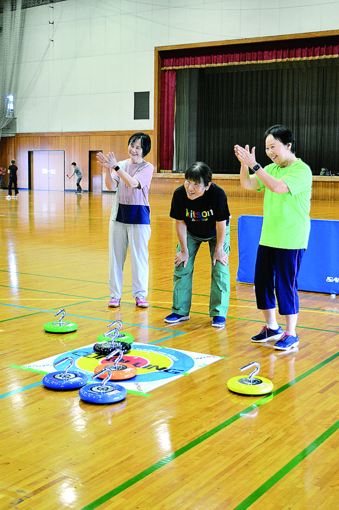 狙い通りのナイスショットが決まると思わず拍手と笑顔に