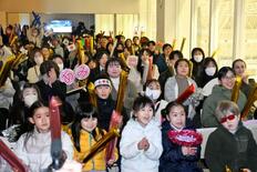 演技後の坂本と中井、それぞれ涙