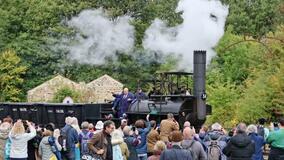 鉄道開業２００年、英中部で祝う