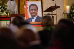 ザンビア前大統領の埋葬見通せず