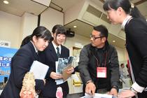 真岡の企業を選択肢に　商議所が雇用促進事業　地元高校生１５０人 初の見学