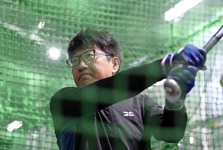 「承認欲」との直球勝負　バッティングセンターに通う46歳会社員男性　仕事の後、己に打ち勝つ