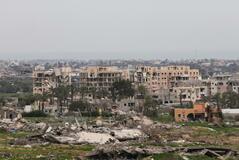 人影なし 響く無人機の音