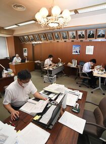 会頭室で職員が通常勤務　宇都宮商議所