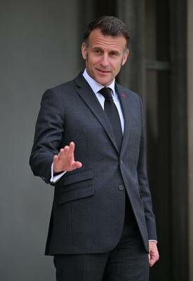 フランスのマクロン大統領=24日、パリ(ゲッティ=共同)