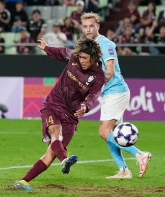 　神戸―メルボルン・シティー　試合終了間際、決勝ゴールを決める神戸・汰木＝ノエスタ