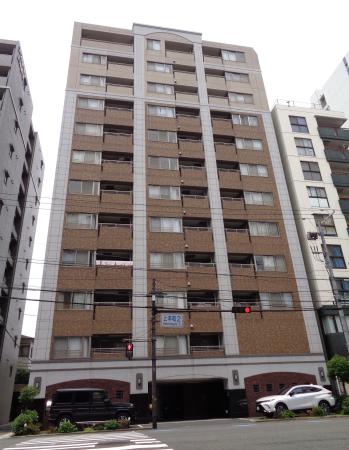 　１３都県で訪問看護ステーションを運営する「ケアラボ」が入るビル＝２０２４年６月、大阪市