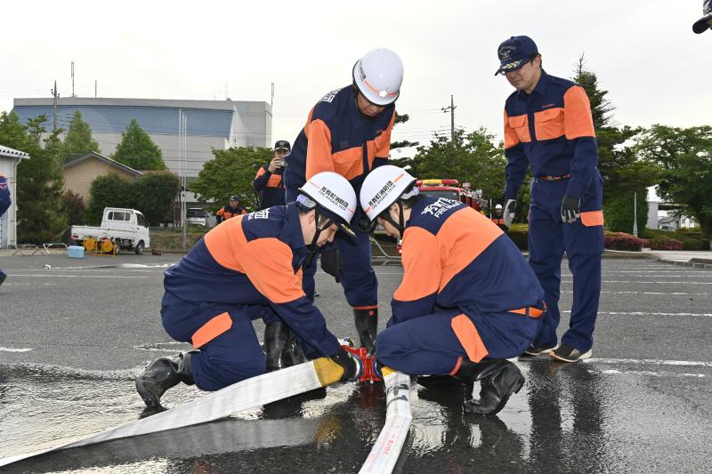 中継放水 スキルを向上 出水期備え 消防団訓練 芳賀 ポンプ車操法競技は中止｜朝刊・夕刊ニュース｜下野新聞デジタルのサムネイル