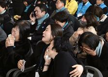 韓国の航空機事故１年で追悼式典