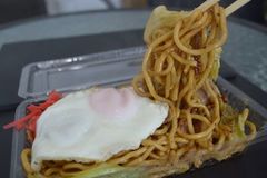 パスタ麺の焼きそば