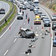 宇都宮の東北道で重体事故　普通貨物自動車が大破　午後2時現在、下り線通行止め