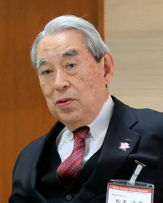 「関西財界セミナー」を終え、記者会見する関経連の松本正義会長=6日午後、京都市左京区