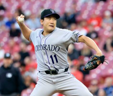 　レッズ戦に先発し、５回１／３を投げ４安打無失点で３勝目を挙げたロッキーズ・菅野＝シンシナティ（ゲッティ＝共同）