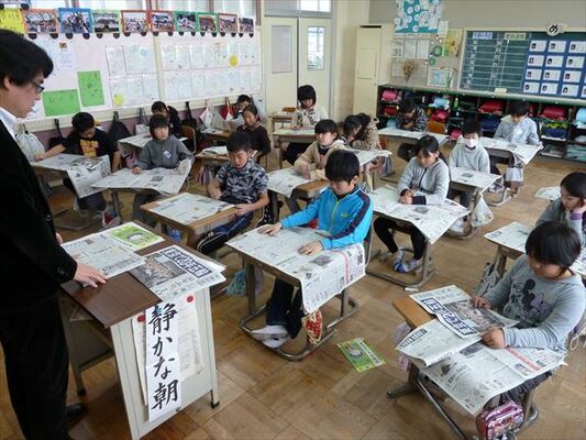 記事書き方学ぶ／矢板市泉小４年生