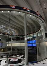 東証続伸、終値は５万７５０円