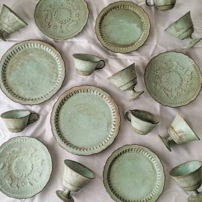 　マルヤマウエアの陶製食器（提供写真）