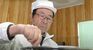 那須どぶろく特区で生どぶろくを造る高森昭一さん